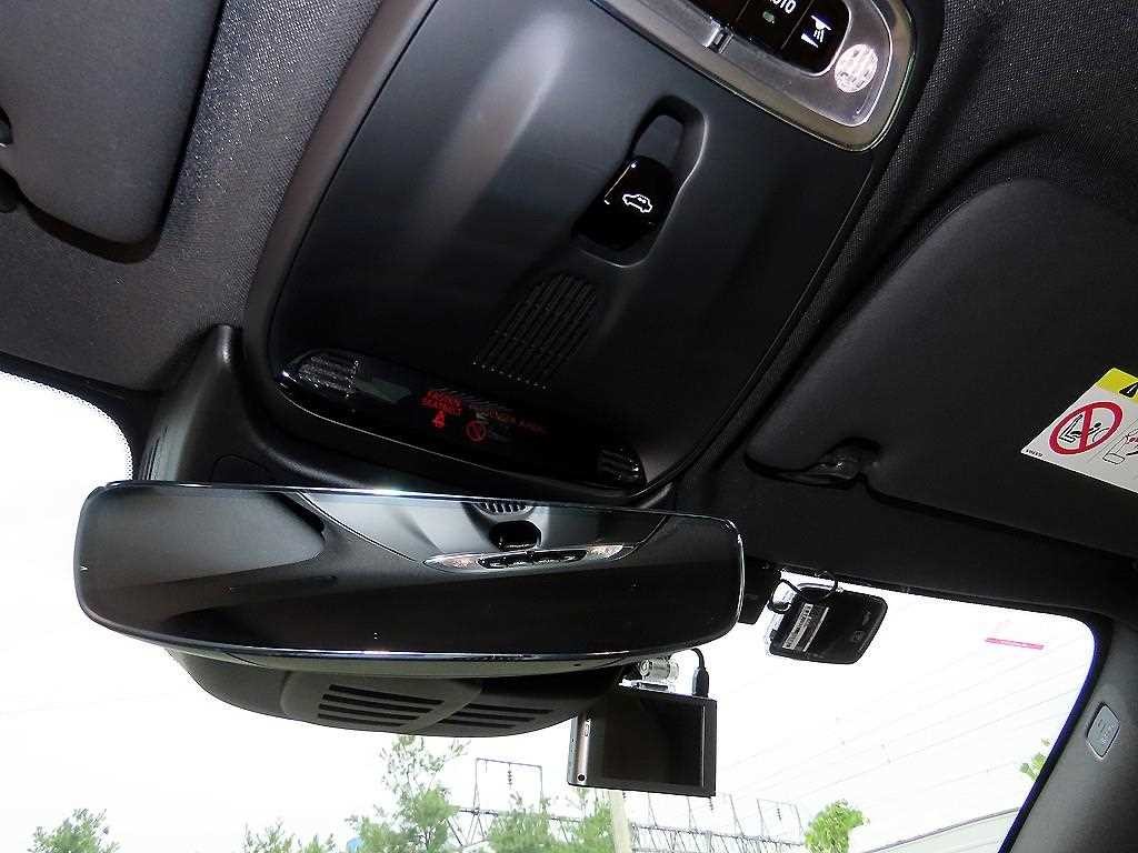 볼보 V60 V60 크로스 컨트리 2세대 2.0 T5 프로 AWD 이미지 13