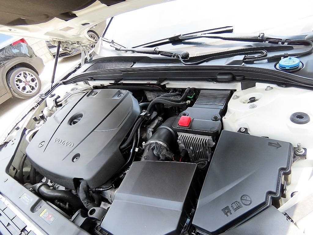 볼보 V60 V60 크로스 컨트리 2세대 2.0 T5 프로 AWD 이미지 19