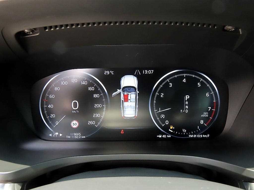 볼보 V60 V60 크로스 컨트리 2세대 2.0 T5 프로 AWD 이미지 9