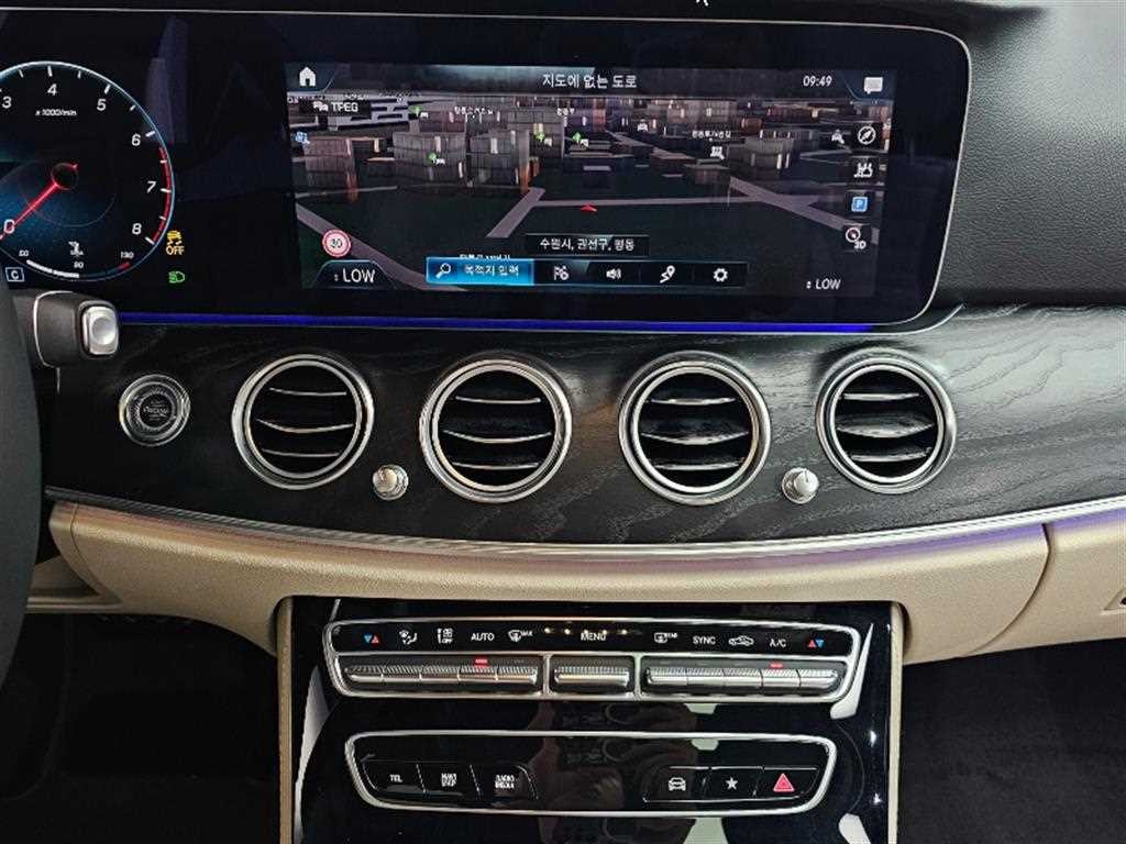 벤츠 E 클래스 E-클래스 W213 E250 아방가르드 이미지 14