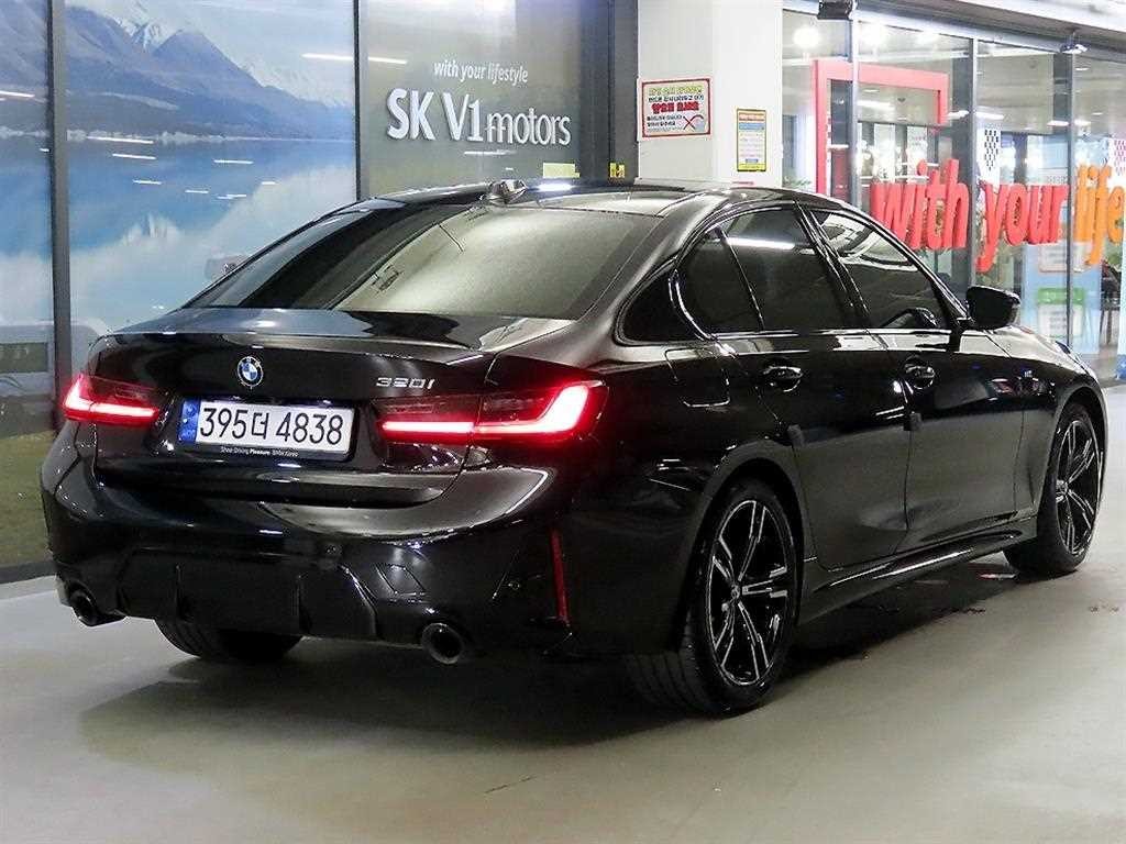BMW 3시리즈 3시리즈 (G20) 320i M 스포츠 이미지 4