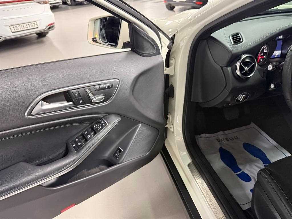 벤츠 GLA 클래스 GLA클래스 X156 GLA220 프리미엄 이미지 12