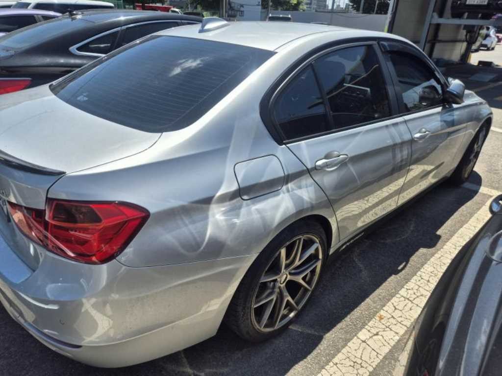 BMW 3시리즈 3시리즈 (F30) 320d ED에디션 이미지 4