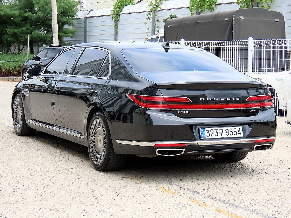 제네시스 G90 5.0 GDI AWD 리무진 프레스티지 이미지 3