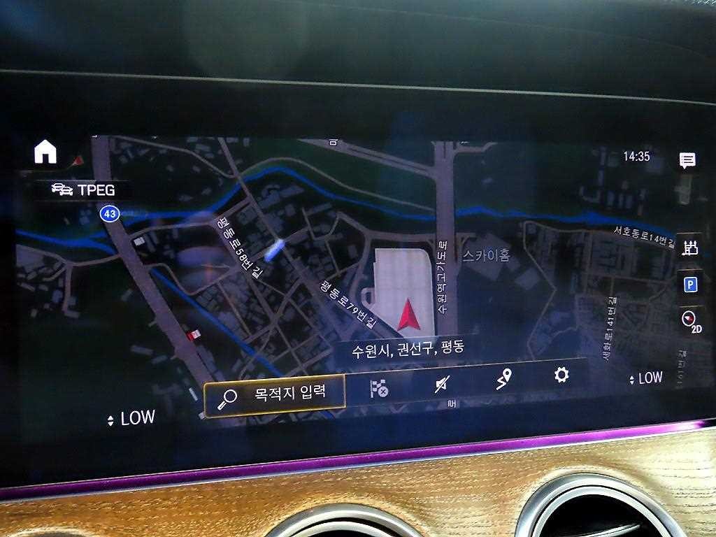 벤츠 E 클래스 E-클래스 W213 E300e 4MATIC 익스클루시브 이미지 14