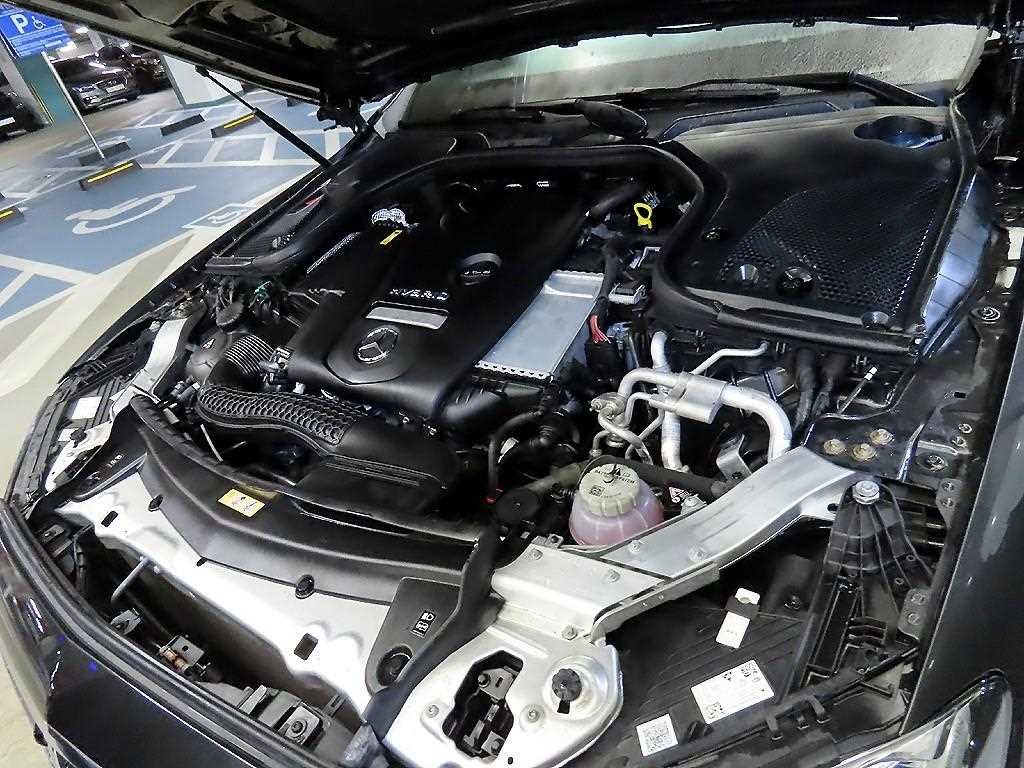 벤츠 E 클래스 E-클래스 W213 E300e 4MATIC 익스클루시브 이미지 19
