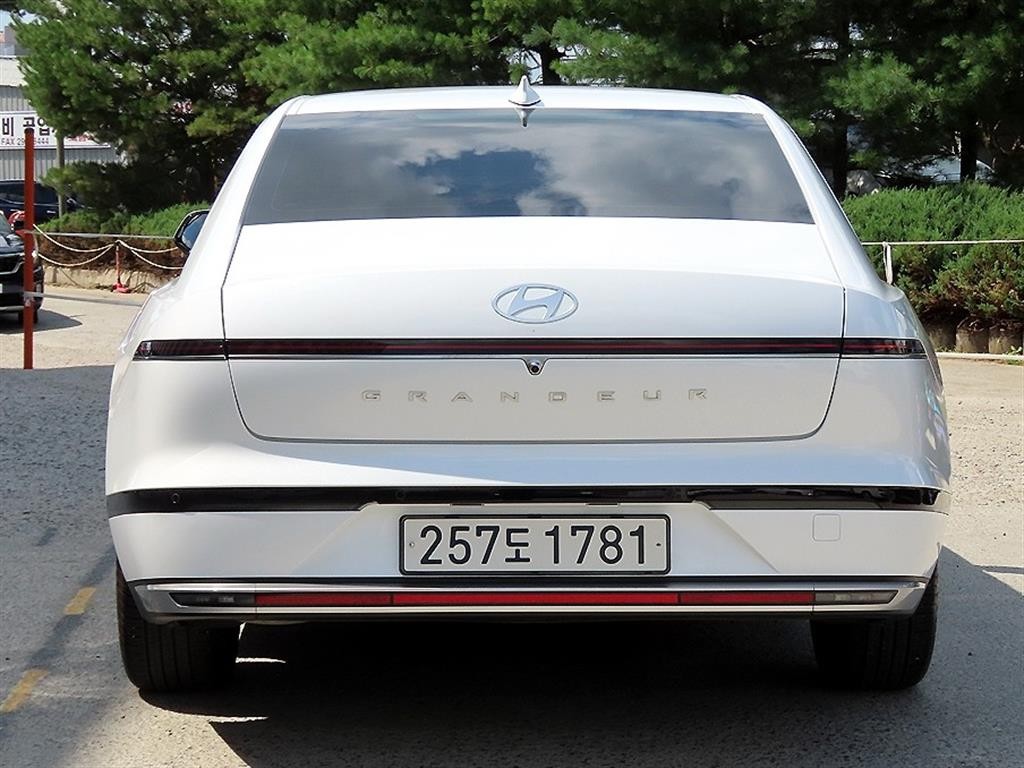 현대 그랜저 그랜저 (GN7) 가솔린 3.5 2WD 익스클루시브 이미지 4