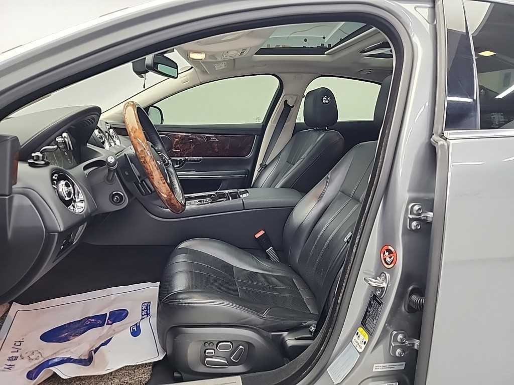 재규어 XJ XJ (X351) 3.0D 프리미엄 럭셔리 SWB 이미지 11