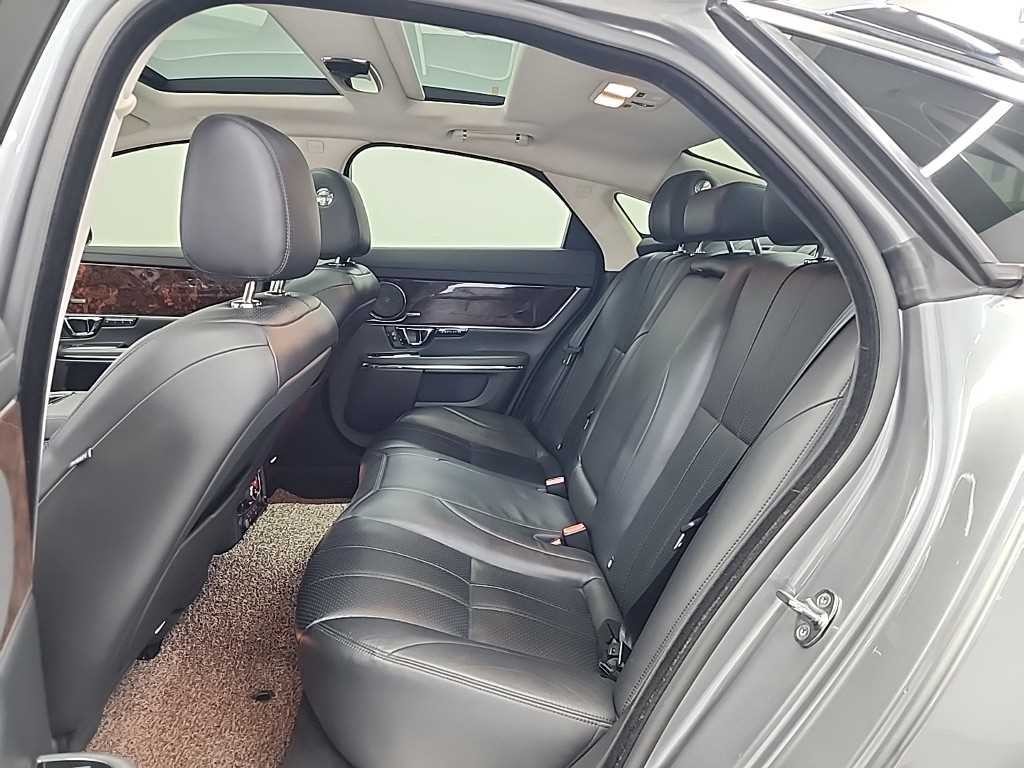 재규어 XJ XJ (X351) 3.0D 프리미엄 럭셔리 SWB 이미지 12