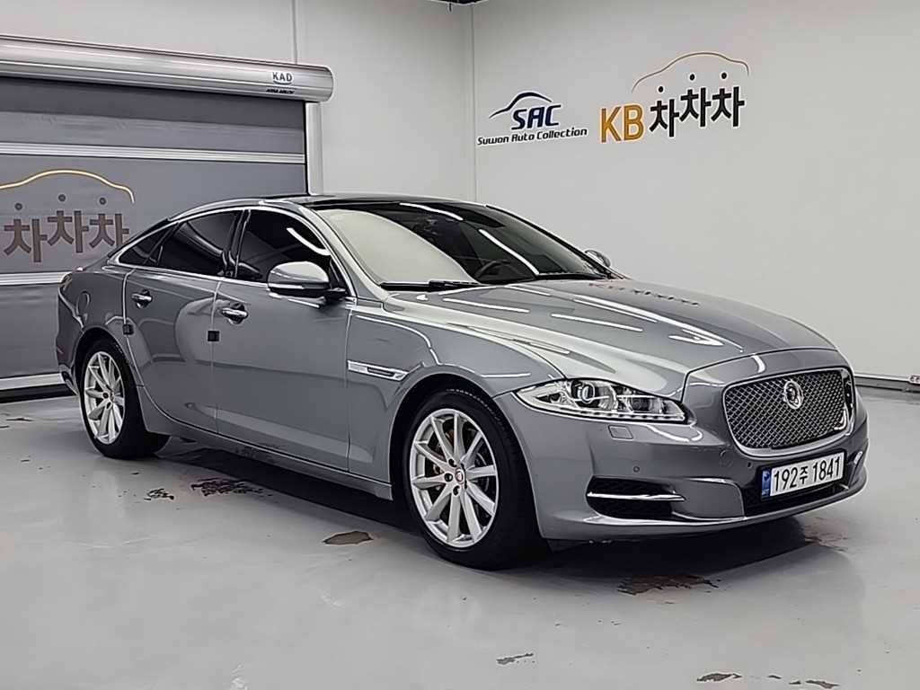 재규어 XJ XJ (X351) 3.0D 프리미엄 럭셔리 SWB 이미지 4