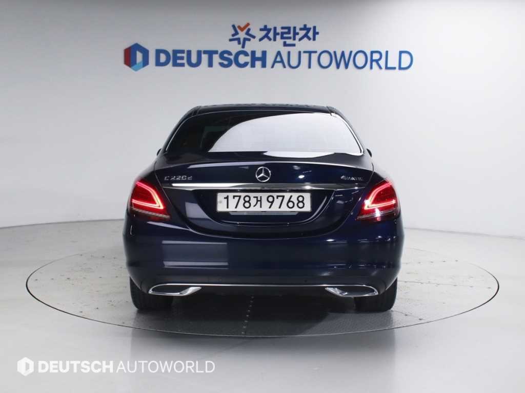 벤츠 C 클래스 C클래스 W205 C220 d 4MATIC 아방가르드 이미지 4