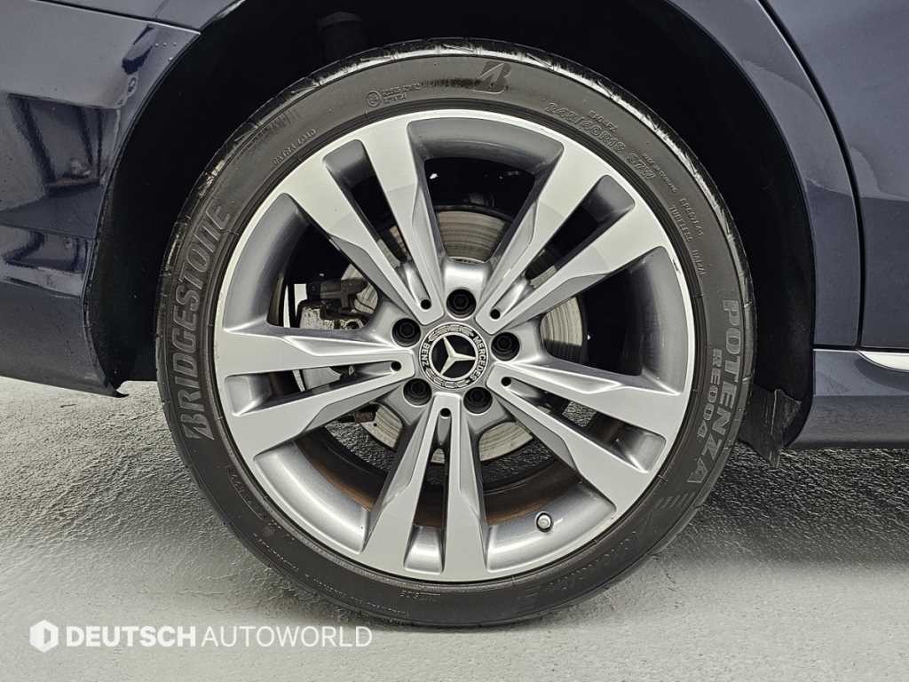 벤츠 C 클래스 C클래스 W205 C220 d 4MATIC 아방가르드 이미지 5