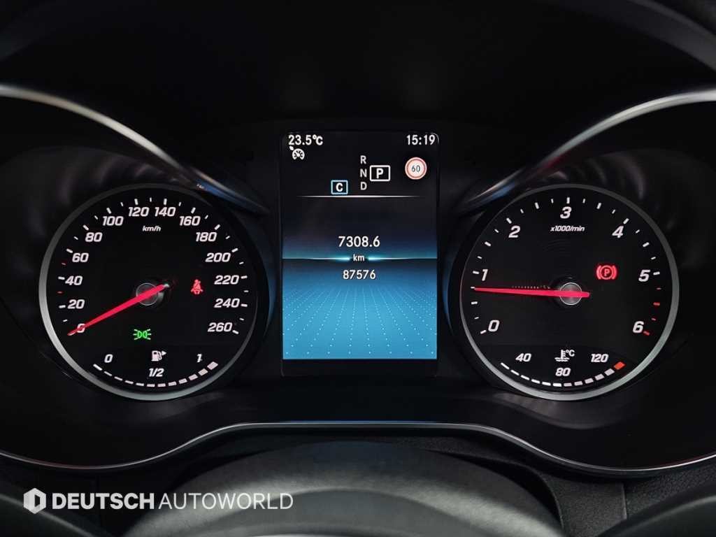 벤츠 C 클래스 C클래스 W205 C220 d 4MATIC 아방가르드 이미지 8