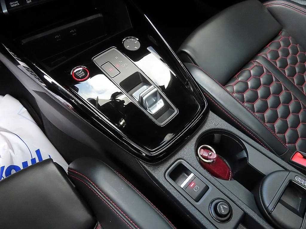 아우디 RS3 RS3 (8Y) 2.5 TFSI 콰트로 이미지 11