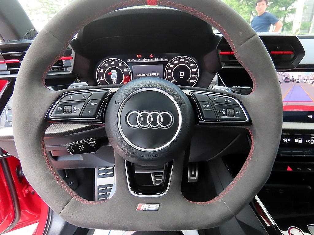 아우디 RS3 RS3 (8Y) 2.5 TFSI 콰트로 이미지 8
