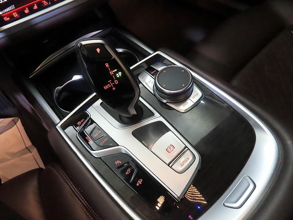 BMW 7시리즈 7시리즈 (G70) 740i sDrive 디자인퓨어 엑셀런스 이미지 12
