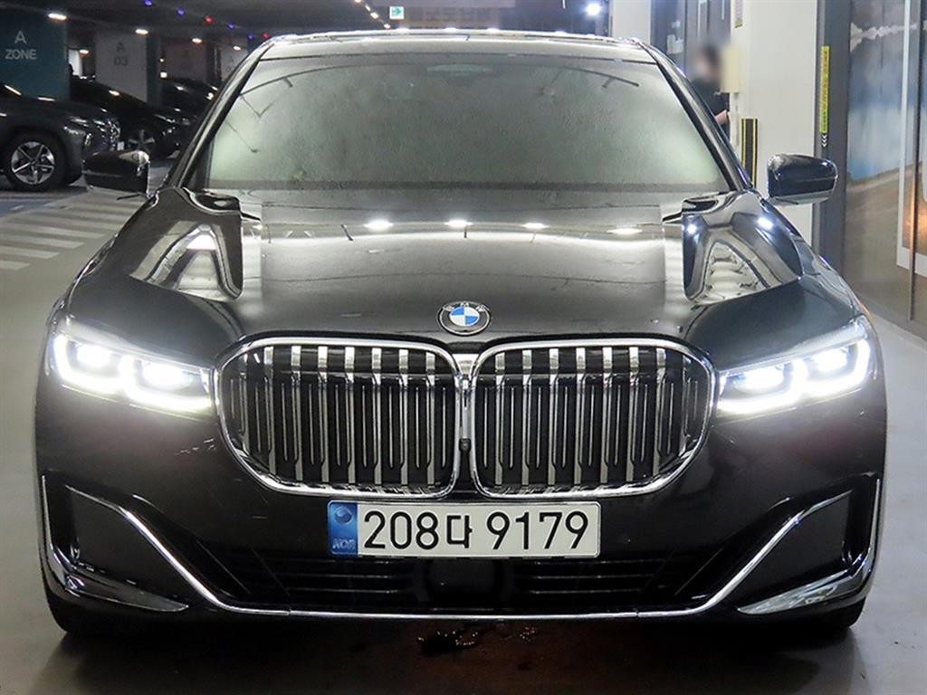 BMW 7시리즈 7시리즈 (G70) 740i sDrive 디자인퓨어 엑셀런스 이미지 2