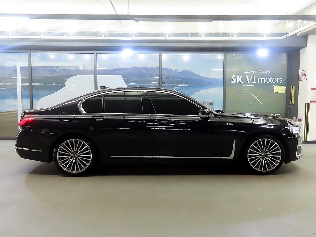BMW 7시리즈 7시리즈 (G70) 740i sDrive 디자인퓨어 엑셀런스 이미지 3