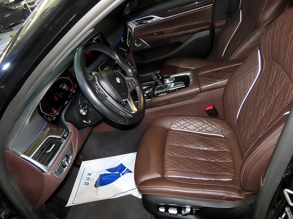 BMW 7시리즈 7시리즈 (G70) 740i sDrive 디자인퓨어 엑셀런스 이미지 6