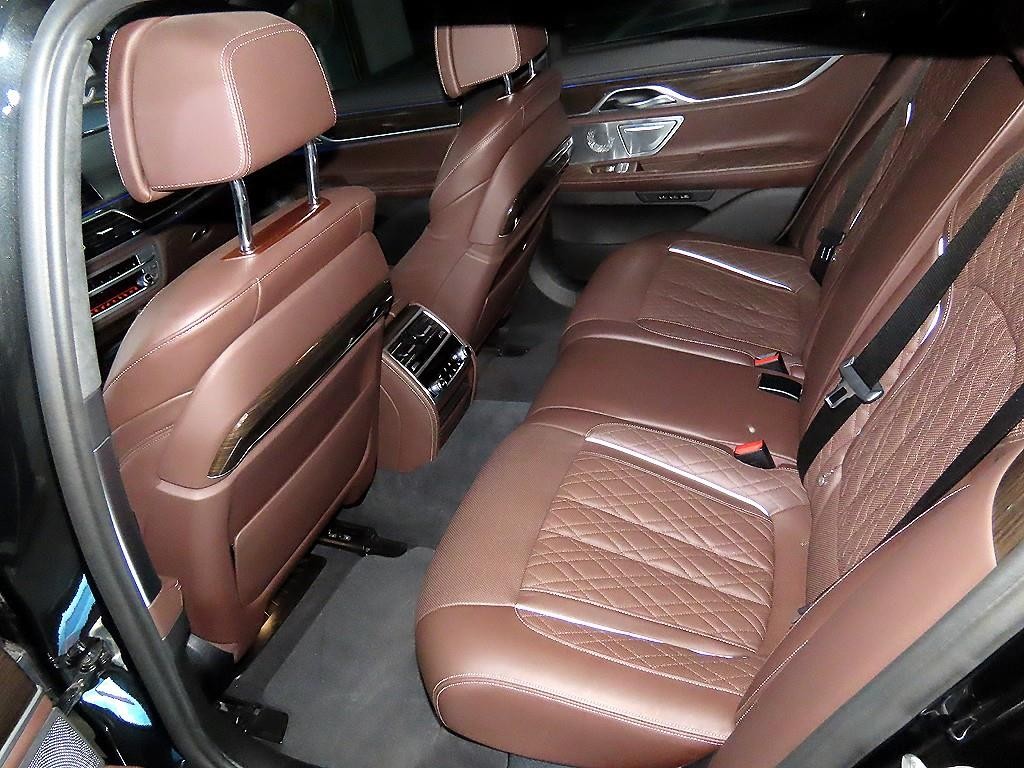 BMW 7시리즈 7시리즈 (G70) 740i sDrive 디자인퓨어 엑셀런스 이미지 7