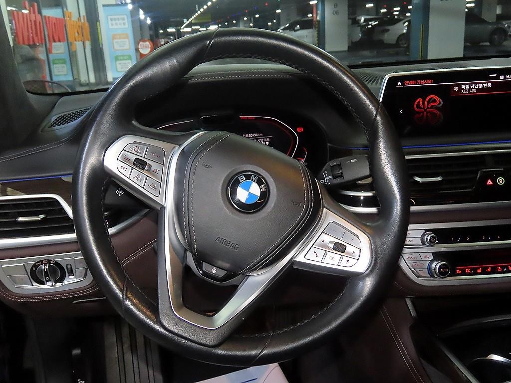 BMW 7시리즈 7시리즈 (G70) 740i sDrive 디자인퓨어 엑셀런스 이미지 8