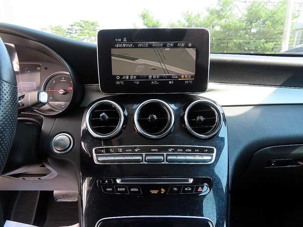 벤츠 GLC 클래스 GLC클래스 X253 GLC 220 d 4MATIC 쿠페 이미지 13