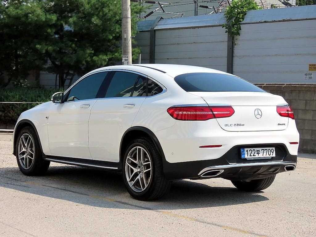 벤츠 GLC 클래스 GLC클래스 X253 GLC 220 d 4MATIC 쿠페 이미지 3