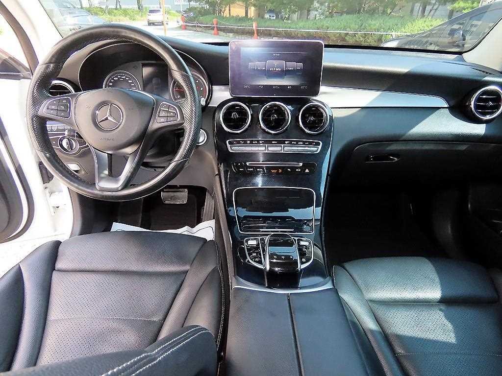 벤츠 GLC 클래스 GLC클래스 X253 GLC 220 d 4MATIC 쿠페 이미지 7