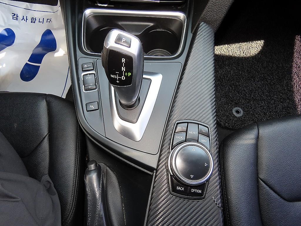 BMW 3시리즈 3시리즈 (F30) 320i 이미지 10