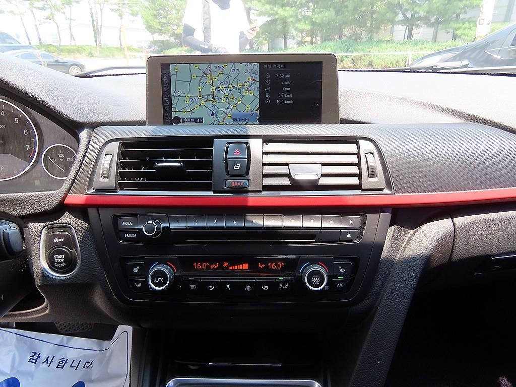 BMW 3시리즈 3시리즈 (F30) 320i 이미지 12