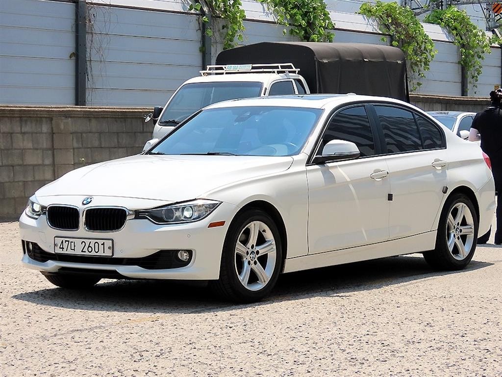 BMW 3시리즈 3시리즈 (F30) 320i 이미지 2