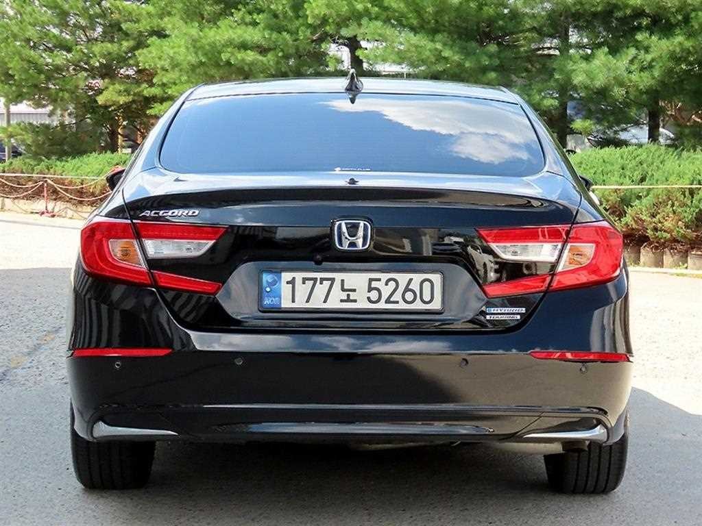 혼다 어코드 어코드(10세대) 2.0 하이브리드 투어링 이미지 4