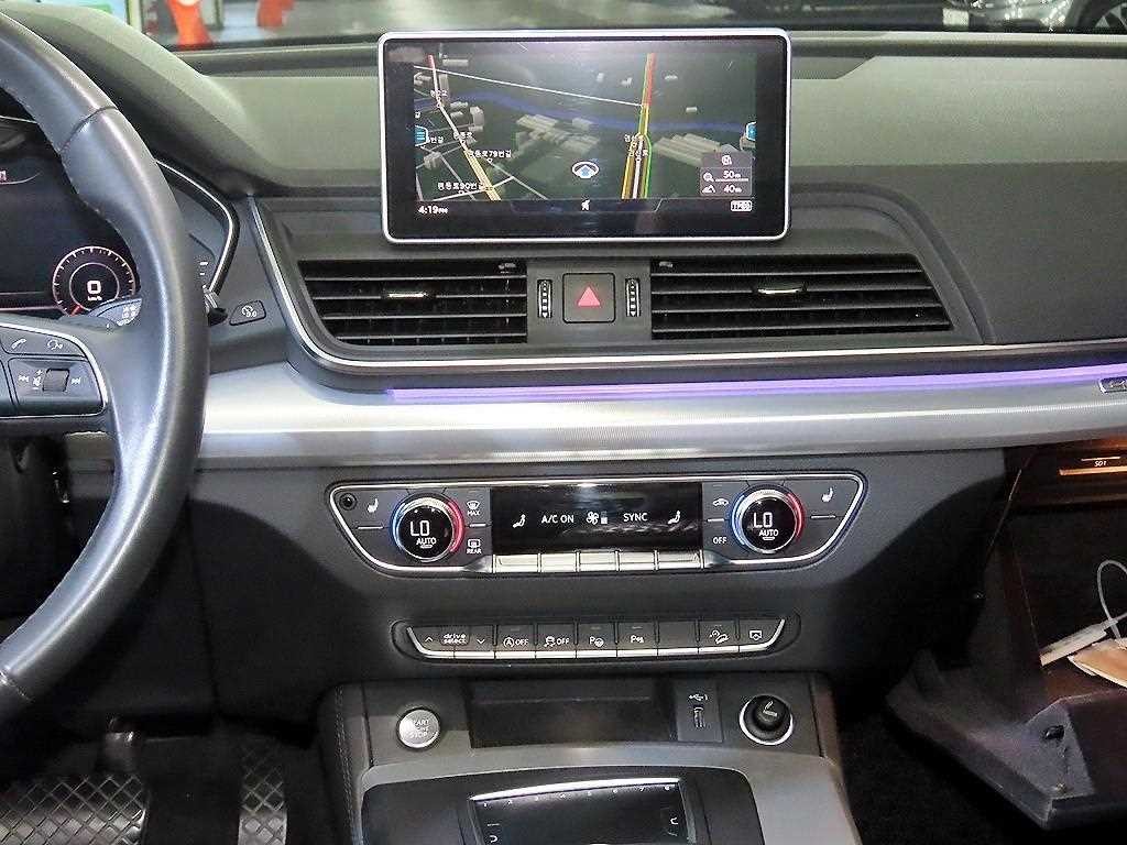 아우디 Q5 Q5 (FY) 40 TDI 콰트로 프리미엄 이미지 11