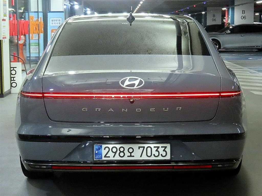 현대 그랜저 그랜저 (GN7) 가솔린 2.5 2WD 캘리그래피 이미지 5