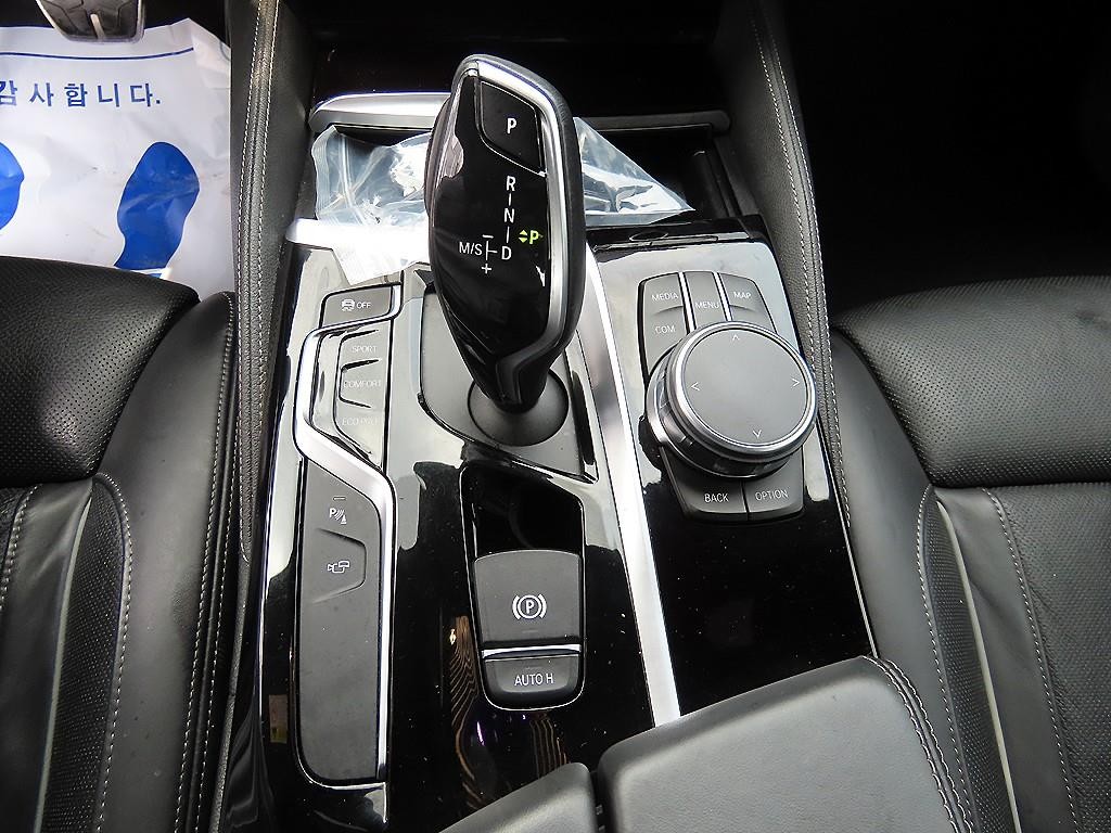 BMW 5시리즈 5시리즈 (G30) 520d xDrive M 스포츠 플러스 이미지 11