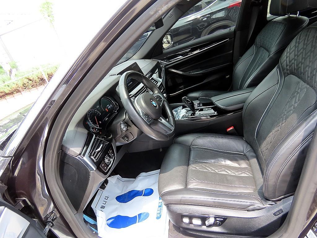 BMW 5시리즈 5시리즈 (G30) 520d xDrive M 스포츠 플러스 이미지 5