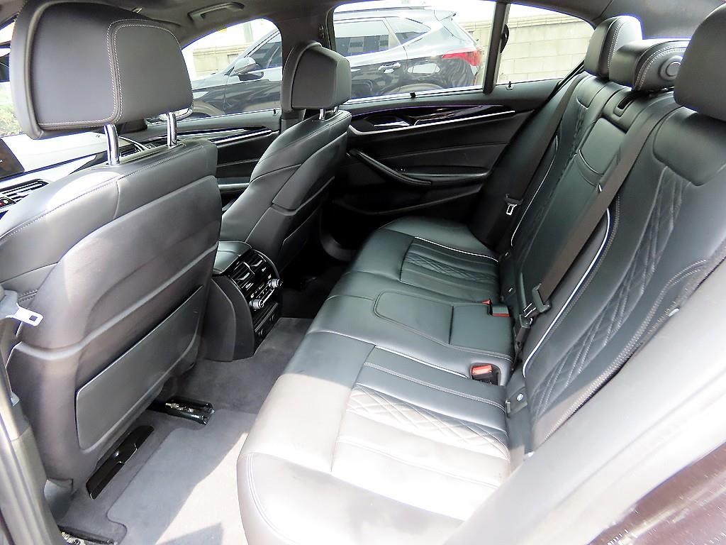 BMW 5시리즈 5시리즈 (G30) 520d xDrive M 스포츠 플러스 이미지 6
