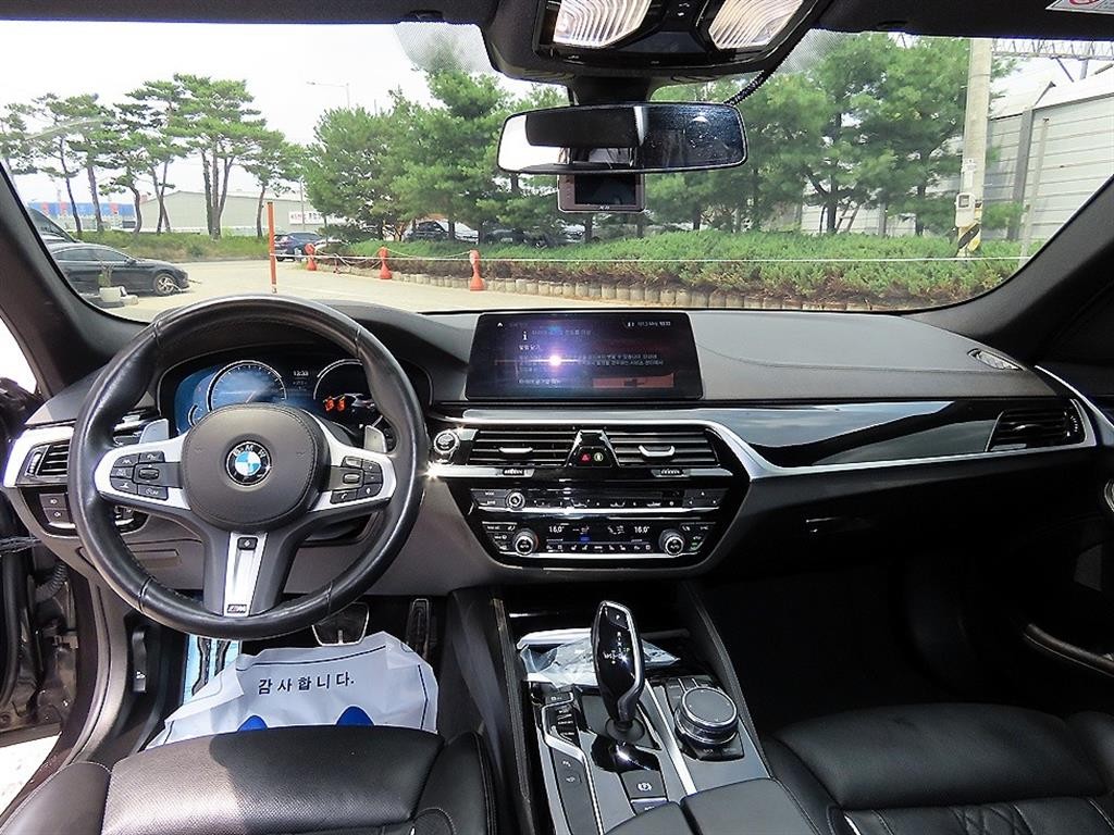 BMW 5시리즈 5시리즈 (G30) 520d xDrive M 스포츠 플러스 이미지 7