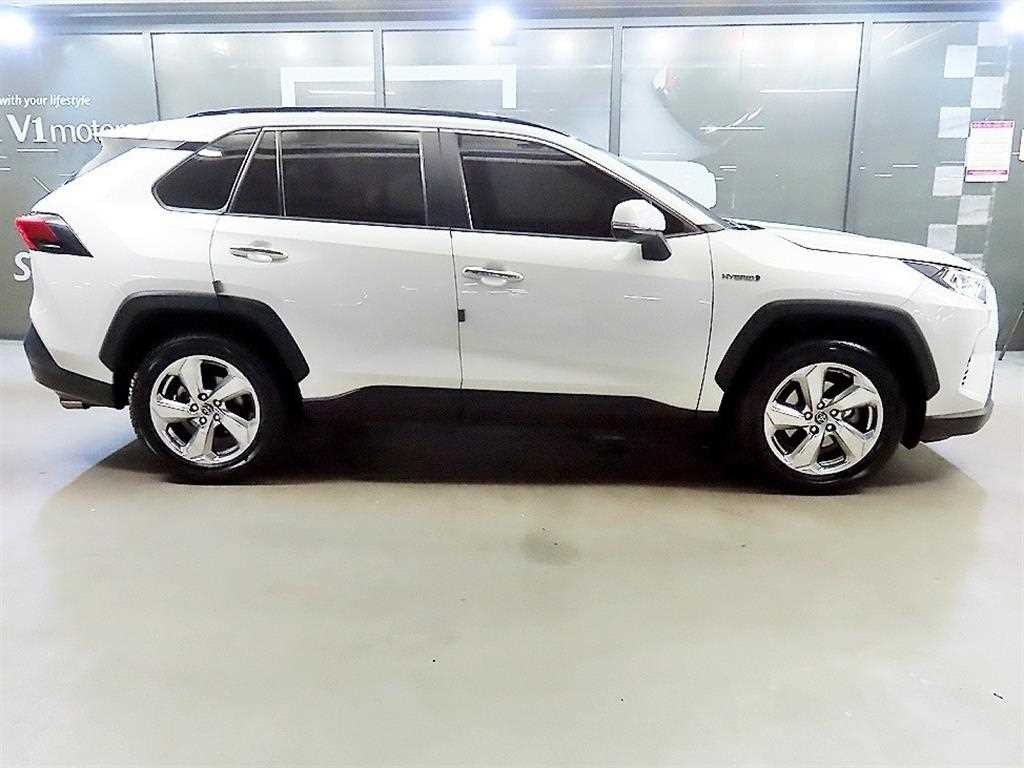 토요타 라브4 RAV4(5세대) 2.5 4WD 하이브리드 이미지 3