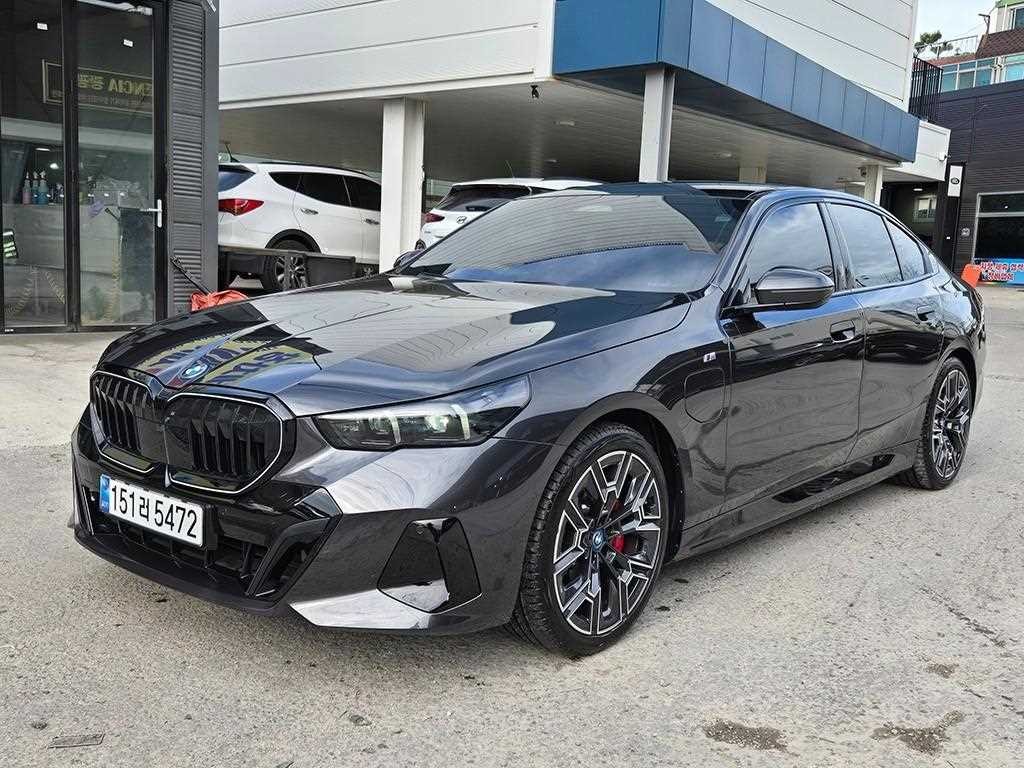 BMW 5시리즈 5시리즈 (G60) 530e xDrive M 스포츠 프로 이미지 2