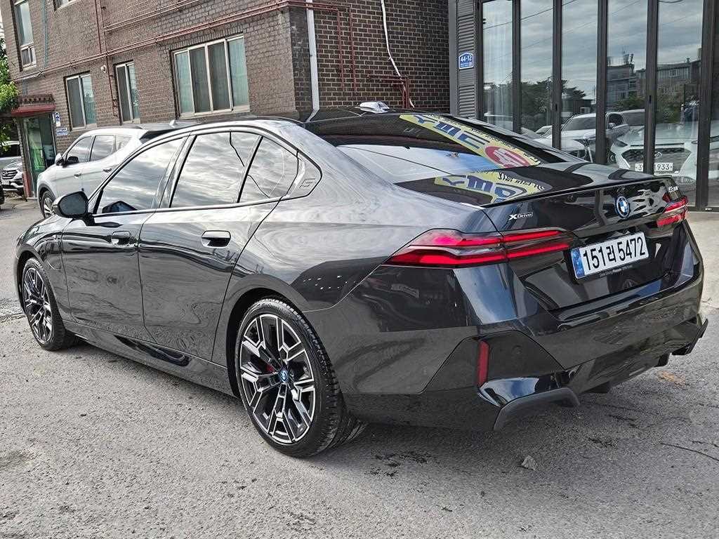 BMW 5시리즈 5시리즈 (G60) 530e xDrive M 스포츠 프로 이미지 3