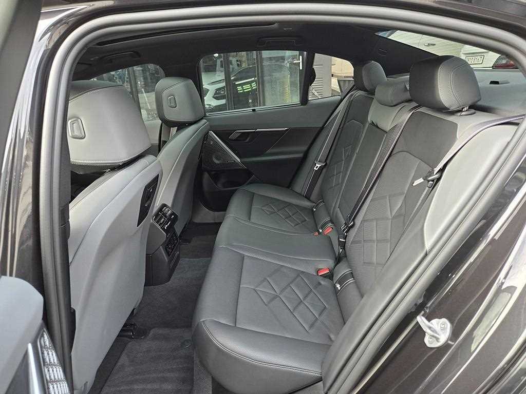 BMW 5시리즈 5시리즈 (G60) 530e xDrive M 스포츠 프로 이미지 6