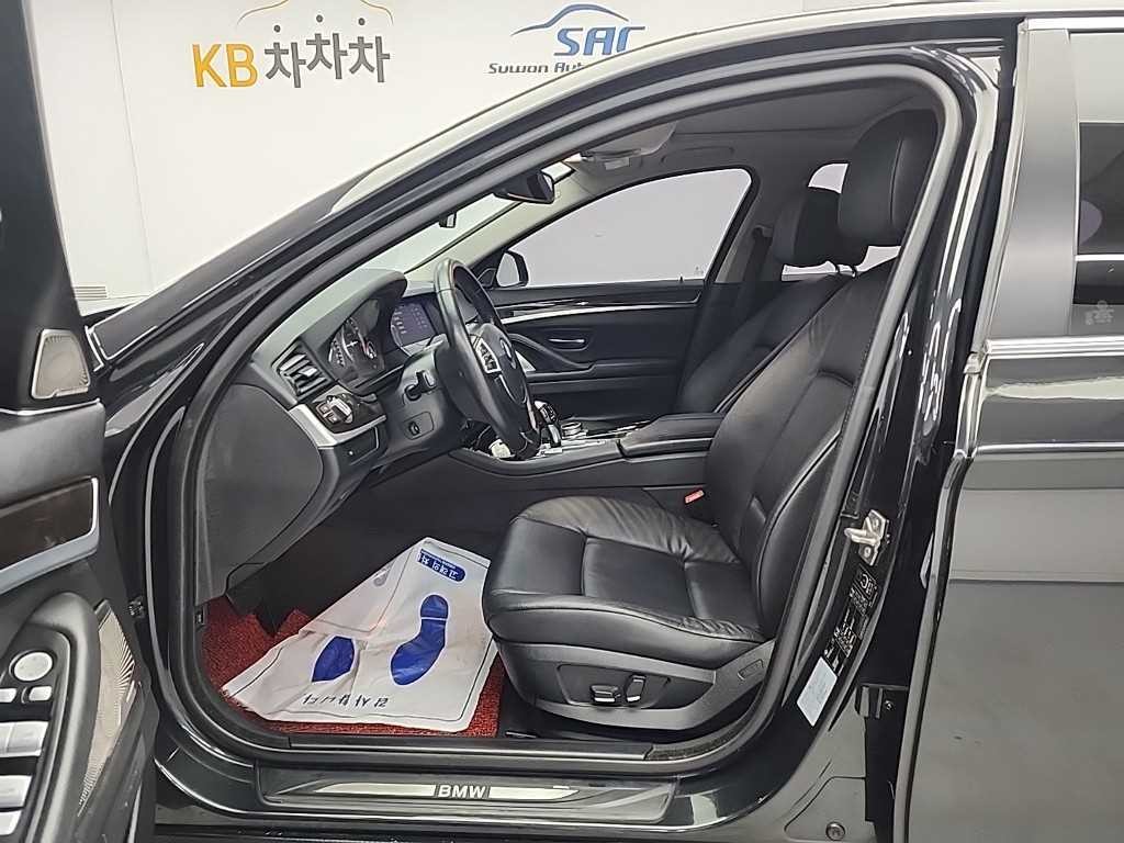 BMW 5시리즈 5시리즈 (F10) 520d 럭셔리 플러스 프로 이미지 11