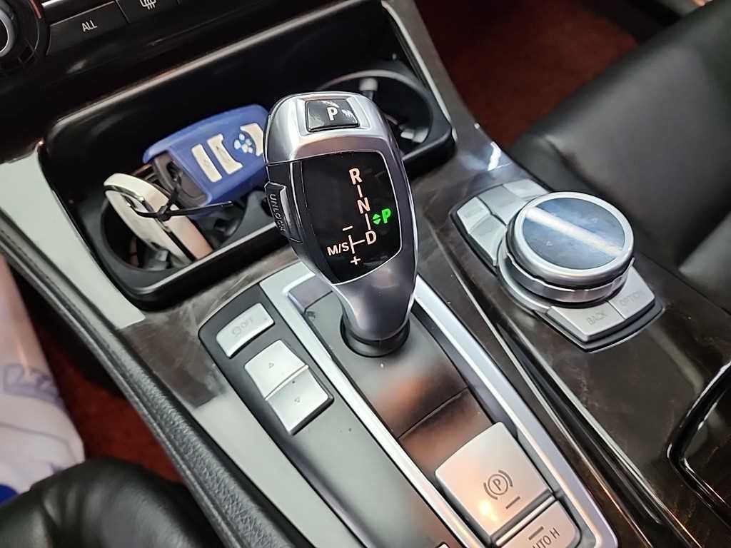 BMW 5시리즈 5시리즈 (F10) 520d 럭셔리 플러스 프로 이미지 8