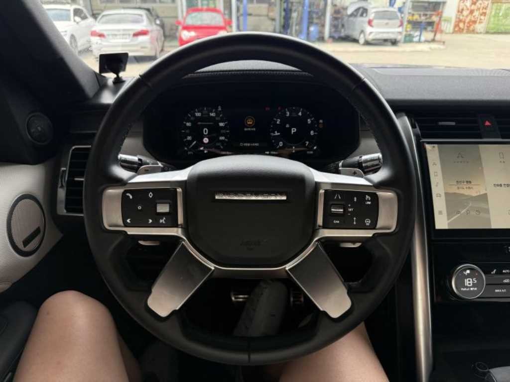 랜드로버 디스커버리 디스커버리5 3.0 P360 R-다이나믹 SE 이미지 6