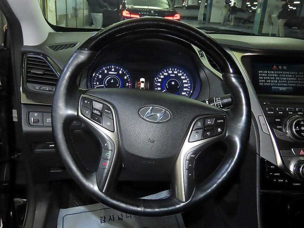 현대 그랜저 그랜저 HG HG240 SPECIAL 이미지 8