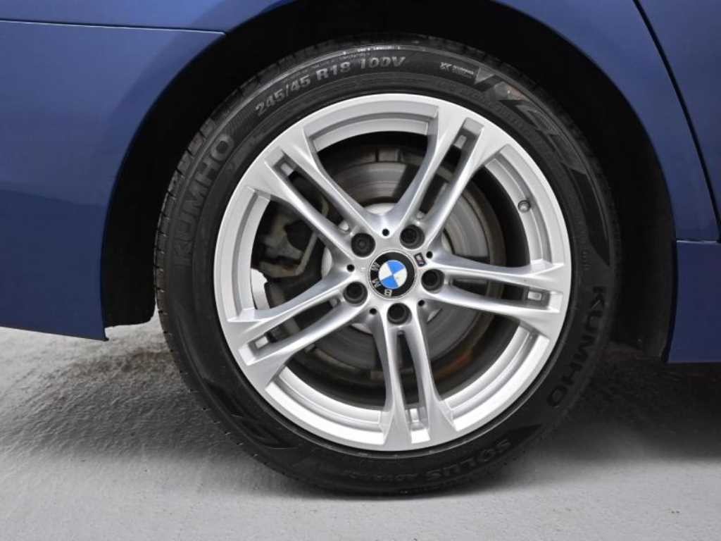 BMW 5시리즈 5시리즈 (F10) 528i xDrive M 에어로 다이나믹 이미지 5