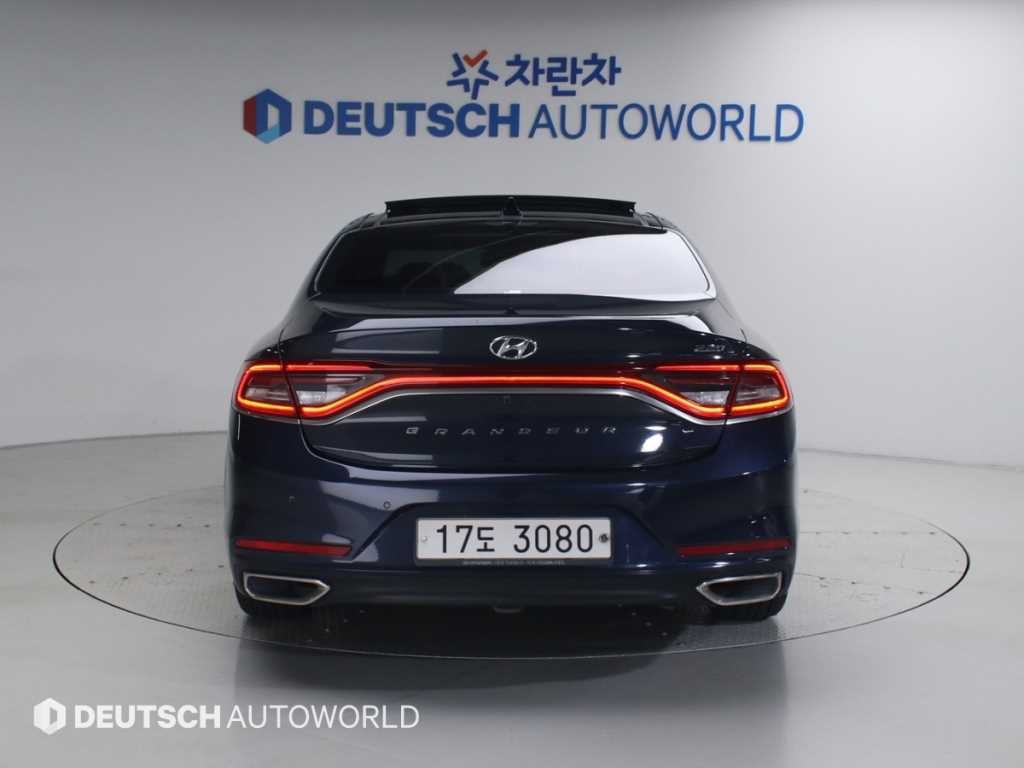현대 그랜저 그랜저 IG 2.2 VGT 프리미엄 스페셜 이미지 4