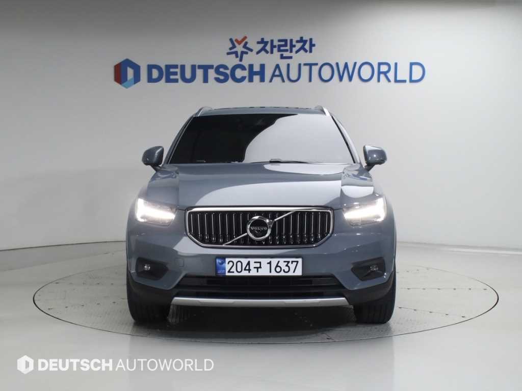 볼보 XC40 B4 AWD 인스크립션 이미지 3