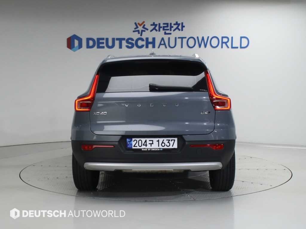 볼보 XC40 B4 AWD 인스크립션 이미지 4